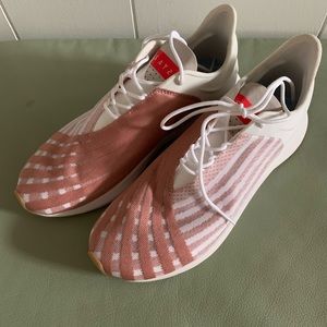 Saysh trainers by Athleta-white/pink striping